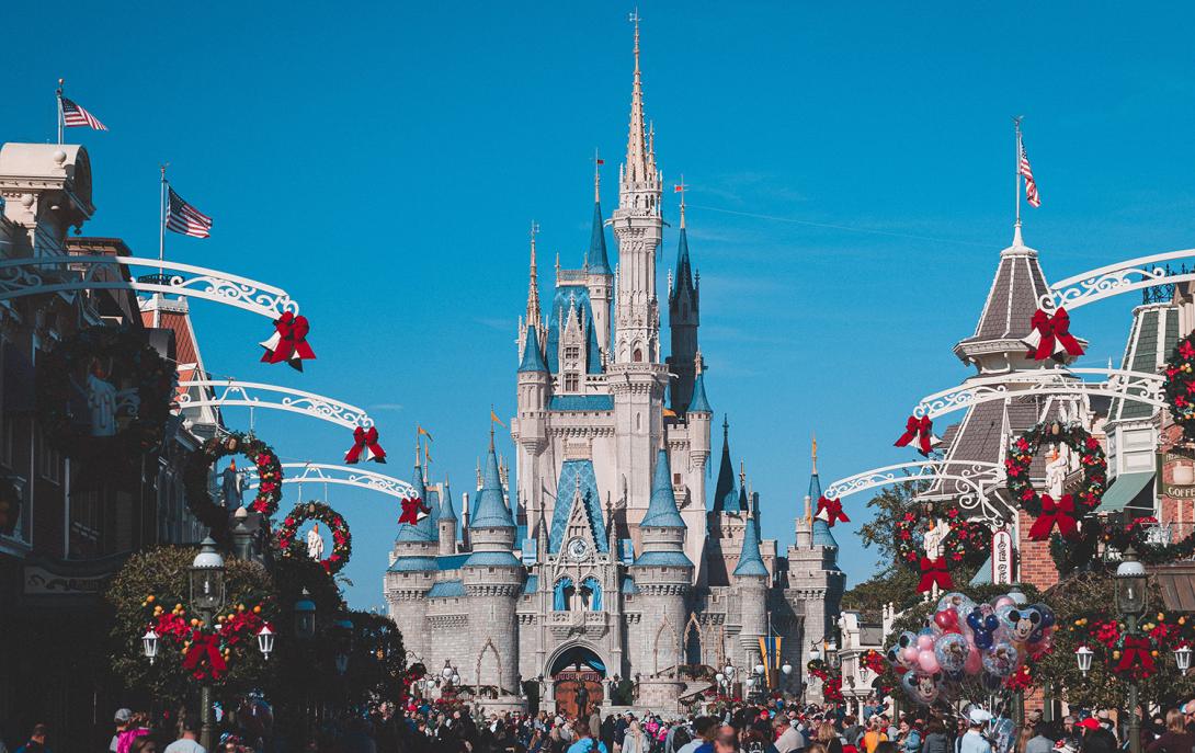 Picture of the cinderella castle at disney world